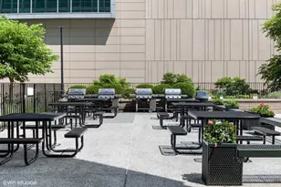 330 W Diversey Pkwy, Chicago, IL 60657 - Photo 17