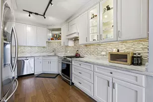 3200 N Lake Shore Dr, Chicago, IL 60657 - Photo 9