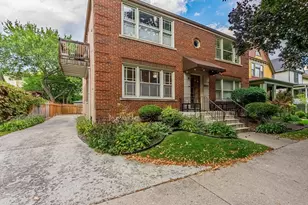 1038 Superior St, Oak Park, IL 60302 - Photo 1