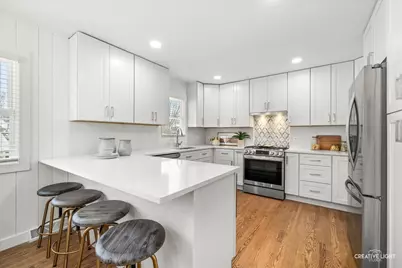 704 Plainfield Road, Downers Grove, IL 60516 - Photo 9