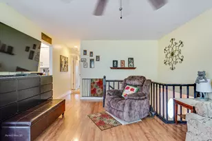 565 Emerson Cir, Bolingbrook, IL 60440 - Photo 5