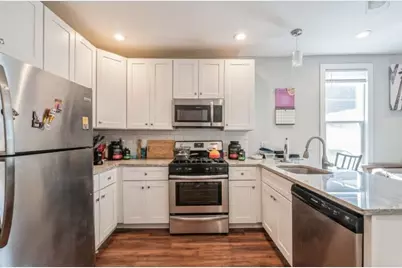 1305 W Barry Avenue #1R, Chicago, IL 60657 - Photo 3