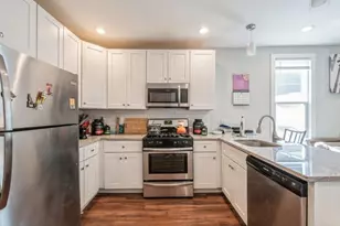 1305 W Barry Ave, Chicago, IL 60657 - Photo 3