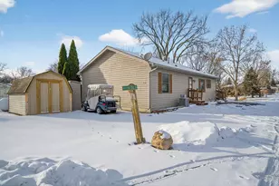 194 Fossil Cove Ln, Wilmington, IL 60481 - Photo 1