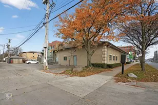 1900 W Peterson Ave, Chicago, IL 60660 - Photo 23