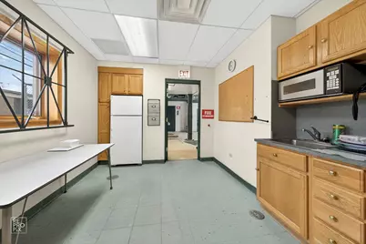 1900 W Peterson Avenue, Chicago, IL 60660 - Photo 15