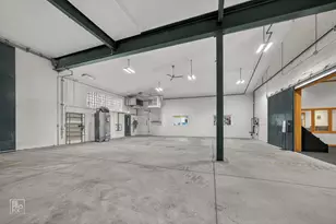 1900 W Peterson Ave, Chicago, IL 60660 - Photo 17