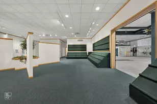 1900 W Peterson Ave, Chicago, IL 60660 - Photo 9