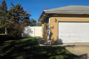 523 8th St, Chicago Heights, IL 60411 - Photo 3