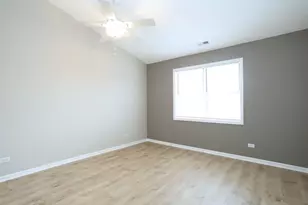 573 W Parkside Dr, Palatine, IL 60067 - Photo 13