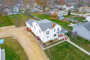 1111 Pearl St, Belvidere, IL 61008 - Photo 3