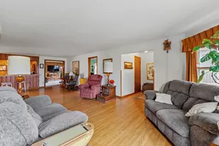 1111 Pearl St, Belvidere, IL 61008 - Photo 9