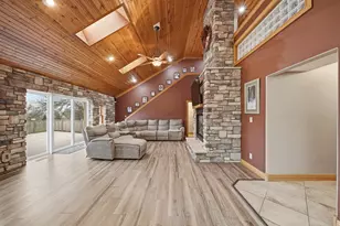 7231 S Lost Nation Rd, Dixon, IL 61021 - Photo 11