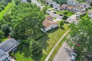 88 Hesterman Dr, Glendale Heights, IL 60139 - Photo 5