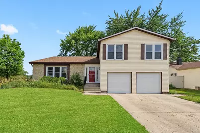 88 Hesterman Drive, Glendale Heights, IL 60139 - Photo 1