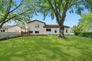 88 Hesterman Dr, Glendale Heights, IL 60139 - Photo 7