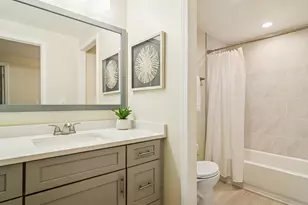 630 Woodhollow Ln, Buffalo Grove, IL 60089 - Photo 23