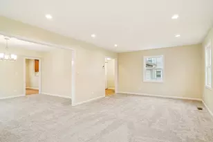 630 Woodhollow Ln, Buffalo Grove, IL 60089 - Photo 7