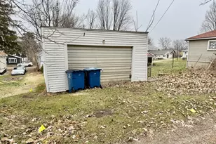 119 E 2nd St, Spring Valley, IL 61362 - Photo 3