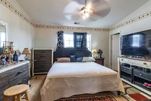 163 Holiday Ln, Hainesville, IL 60073 - Photo 9