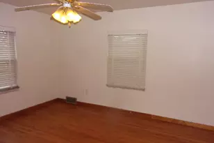 102 W Center St, Leroy, IL 61752 - Photo 7