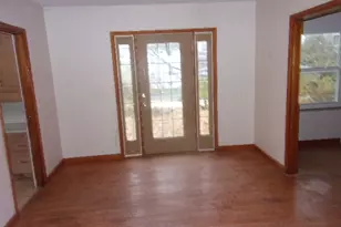 102 W Center St, Leroy, IL 61752 - Photo 5