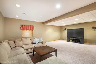 1123 Village Rd, Crystal Lake, IL 60014 - Photo 31