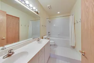 910 S Michigan Ave, Chicago, IL 60605 - Photo 15