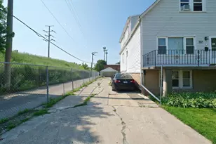 3601 W 58th Pl, Chicago, IL 60629 - Photo 3
