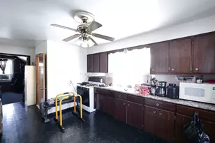 3601 W 58th Pl, Chicago, IL 60629 - Photo 21