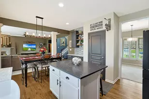 3121 Drury Ln, Carpentersville, IL 60110 - Photo 17