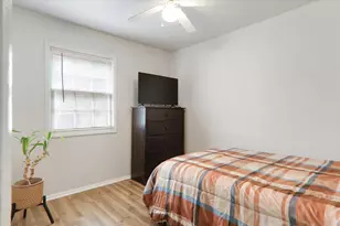 1812 Shady Crest St, Decatur, IL 62521 - Photo 13