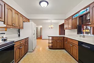 6341 Kimberly Dr, Tinley Park, IL 60477 - Photo 9