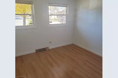 7 Wildwood Road, Elk Grove Village, IL 60007 - Photo 7