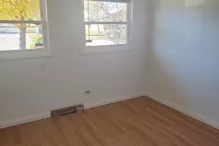 7 Wildwood Rd, Elk Grove Village, IL 60007 - Photo 7