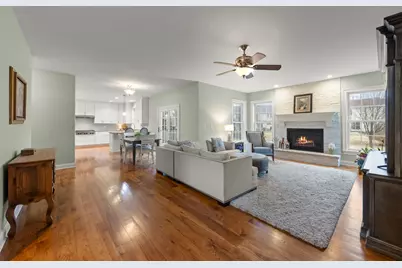 310 Chick Evans Street, Bolingbrook, IL 60490 - Photo 5