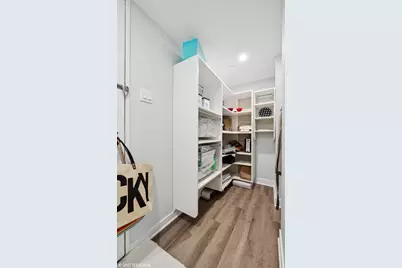 175 E Delaware Place #5609, Chicago, IL 60611 - Photo 7