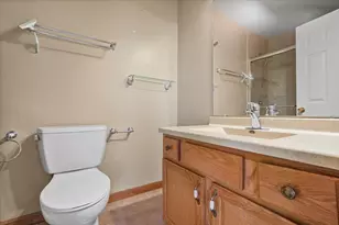 2716 Westbrook Dr, Bloomington, IL 61705 - Photo 13