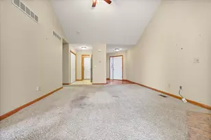 2716 Westbrook Dr, Bloomington, IL 61705 - Photo 19