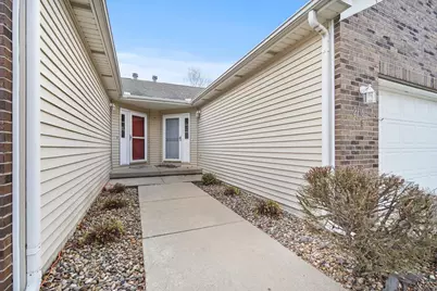 2716 Westbrook Drive, Bloomington, IL 61705 - Photo 3