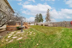 911 Hampton Dr, Carol Stream, IL 60188 - Photo 31