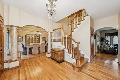 911 Hampton Drive, Carol Stream, IL 60188 - Photo 5