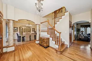 911 Hampton Dr, Carol Stream, IL 60188 - Photo 5