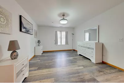 100 N Bokelman Street #329, Roselle, IL 60172 - Photo 7