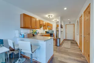 100 N Bokelman St, Roselle, IL 60172 - Photo 11