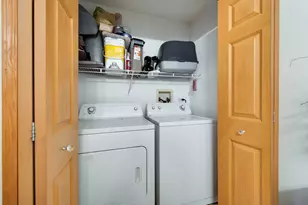 100 N Bokelman St, Roselle, IL 60172 - Photo 5