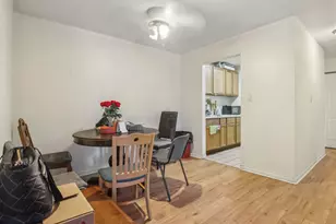 615 Hill Dr, Hoffman Estates, IL 60169 - Photo 7