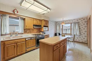 1542 Homestead Rd, La Grange Park, IL 60526 - Photo 9