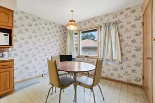 1542 Homestead Rd, La Grange Park, IL 60526 - Photo 13