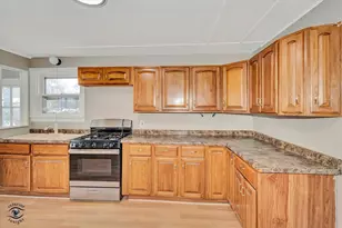 411 N Prairie Ave, Bradley, IL 60915 - Photo 9